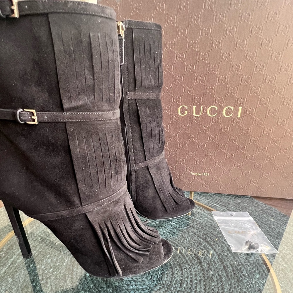 Super Stylish Gucci Becky Ankle Boots